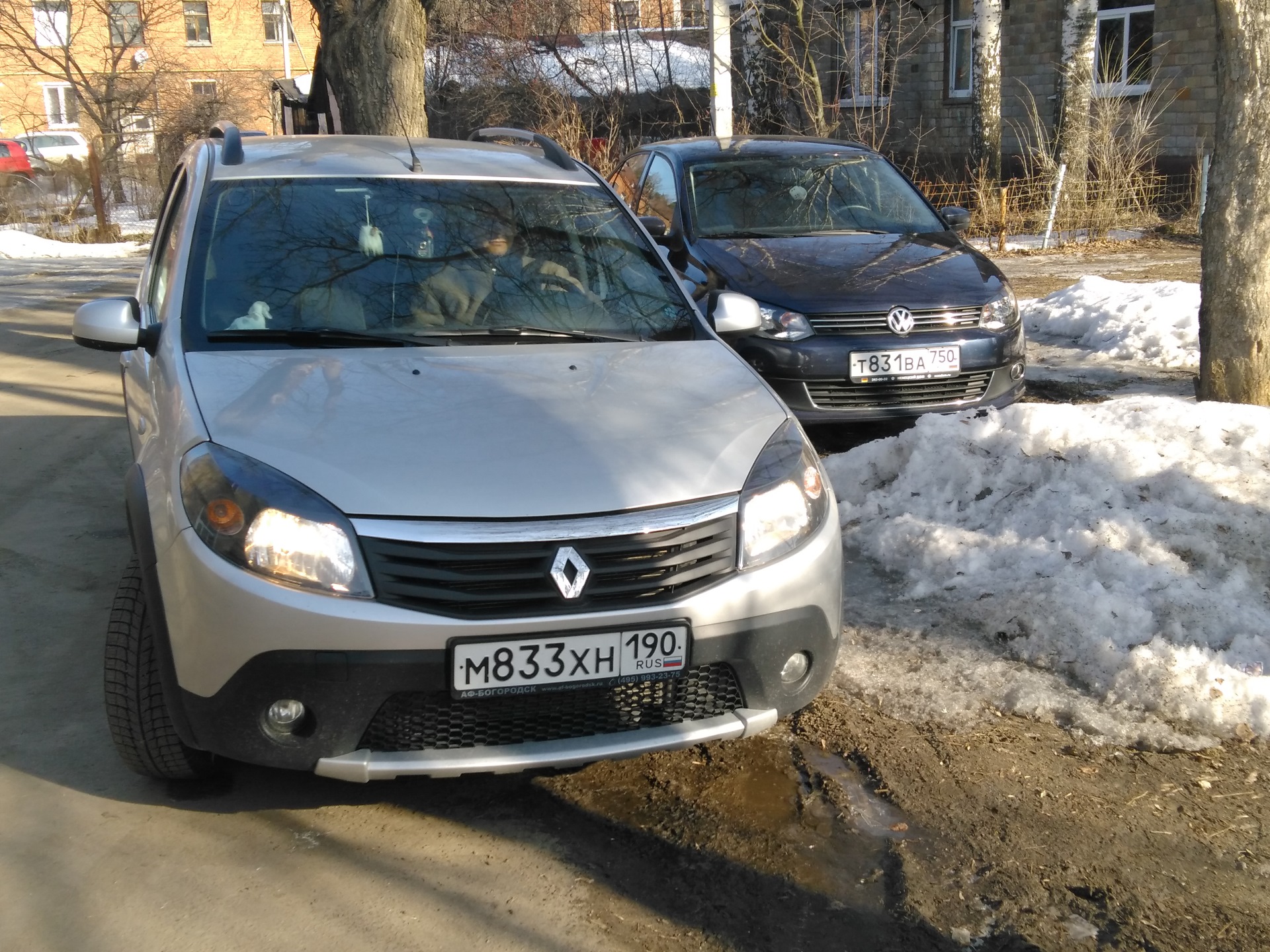 vw polo sedan или renault sandero stepway