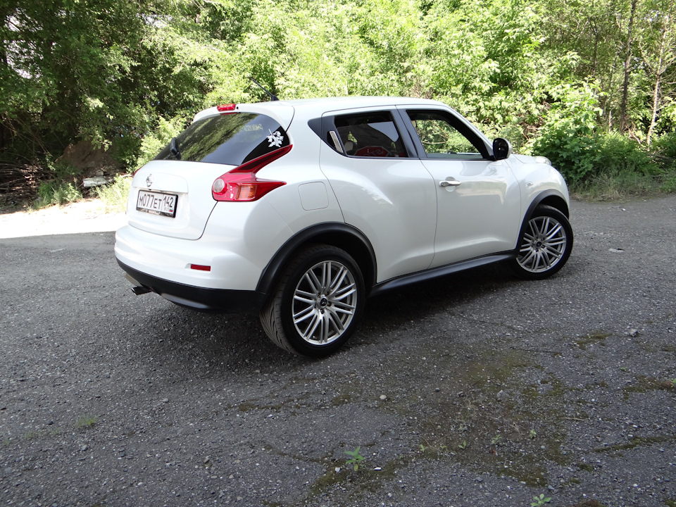 Дром ниссан жук. Ниссан Жук а284 белый. Nissan Juke к 625 мм 29. Ниссан Жук жемчужно-молочный. Ниссан Жук 82 регион.