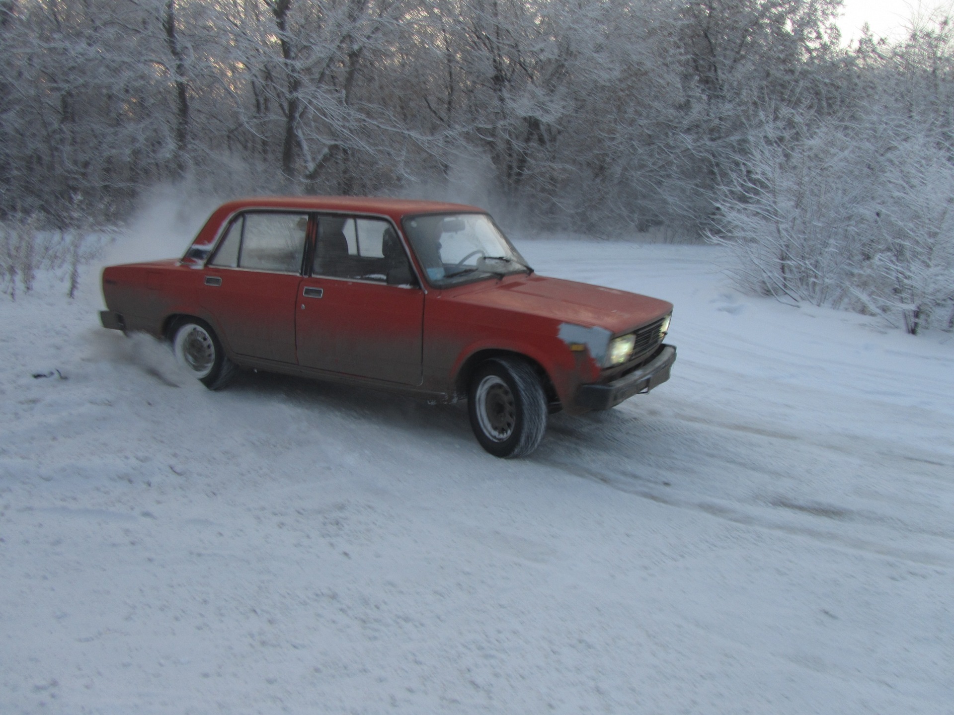 Зимняя езда боком! — Lada 2105, 1,3 л, 1983 года | покатушки | DRIVE2