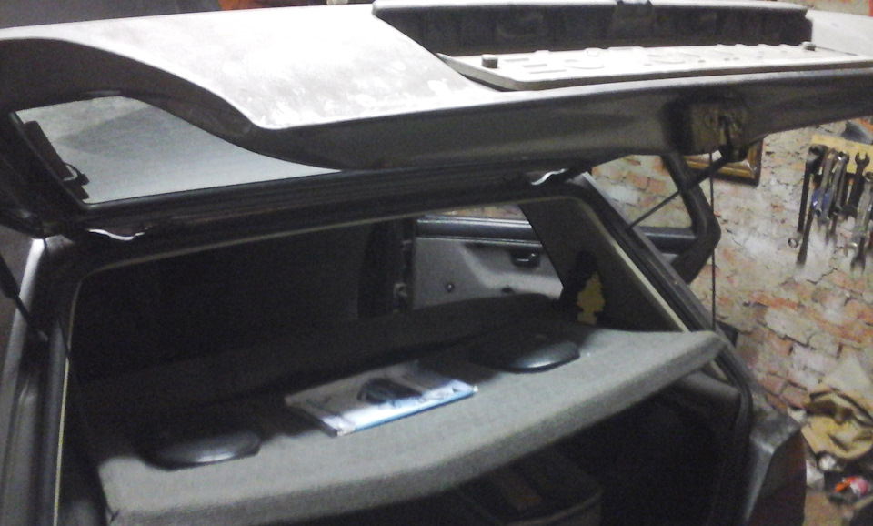 Das Gummi (держатели багажной полки ТАЗ) — Volkswagen Golf Mk2, 1,6 л ...