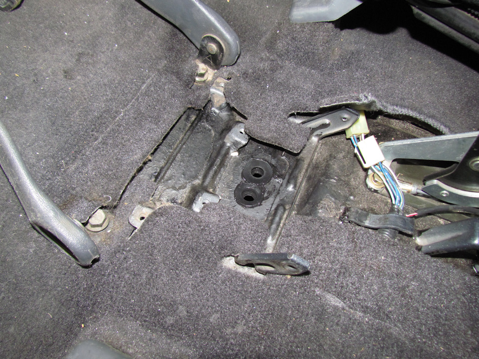 Установленные уплотнители — Toyota Land Cruiser 70