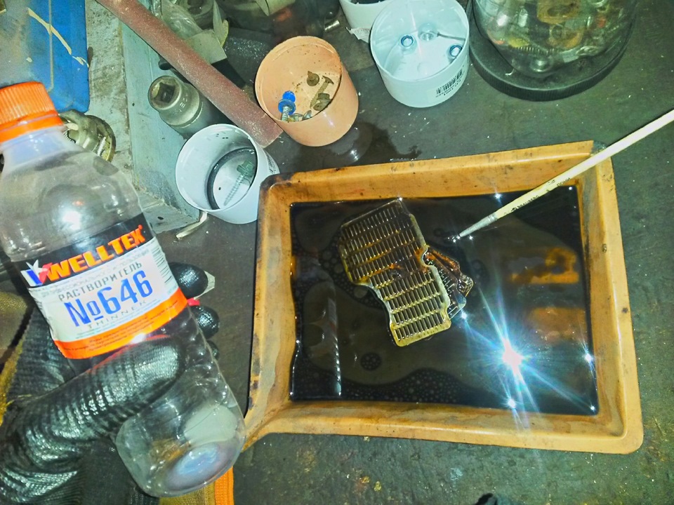 Промывка сеточки системы вентиляции картера — Lada 2115, 1,5 л, 2003 ...