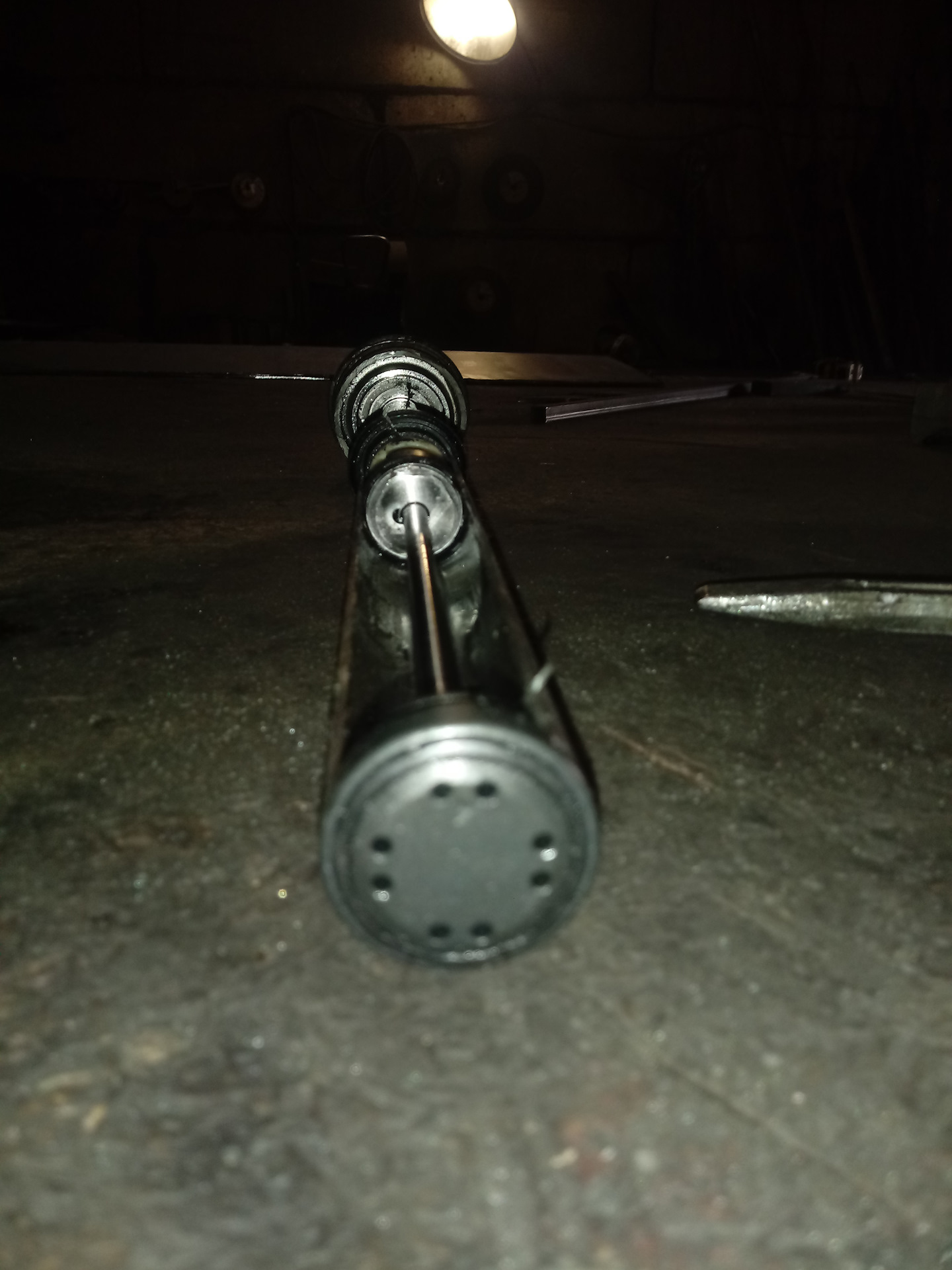 Задний амортизатор в разрезе — Chevrolet Captiva (1G), 2,4 л, 2008 года ...