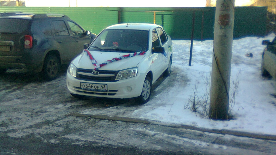консоль (уже продано) — Lada Гранта, 1,6 л, 2013 года | аксессуары | DRIVE2