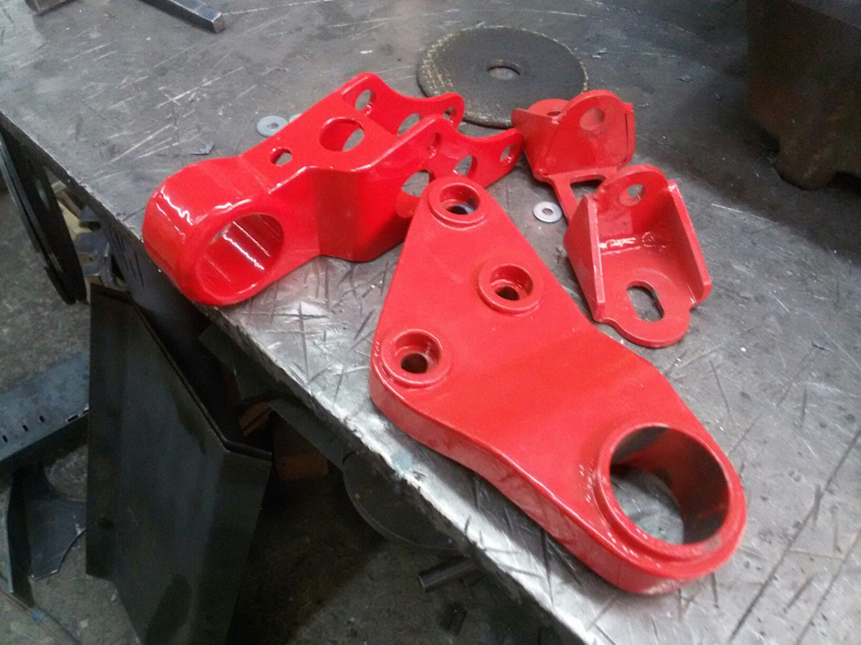 Gjleirb ldc gthtlybt crv rd1. Кастомные опоры. Опоры редуктора омега б. Кастом крепление подушки двигателя. Кастомные опоры.