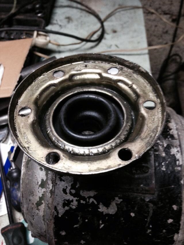 ВОССТАНОВЛЕНИЕ ШТАТНОГО ПЫЛЬНИКА РАЗДАТКИ ПЕРЕДНЕГО КАРДАНА — Jeep ...