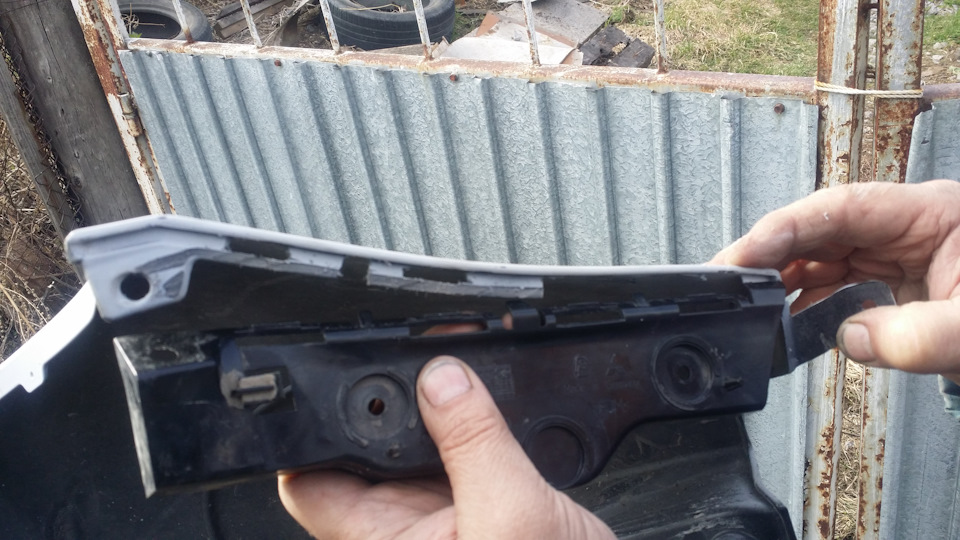 Пределаные крепления японбампера — Mitsubishi Colt VI