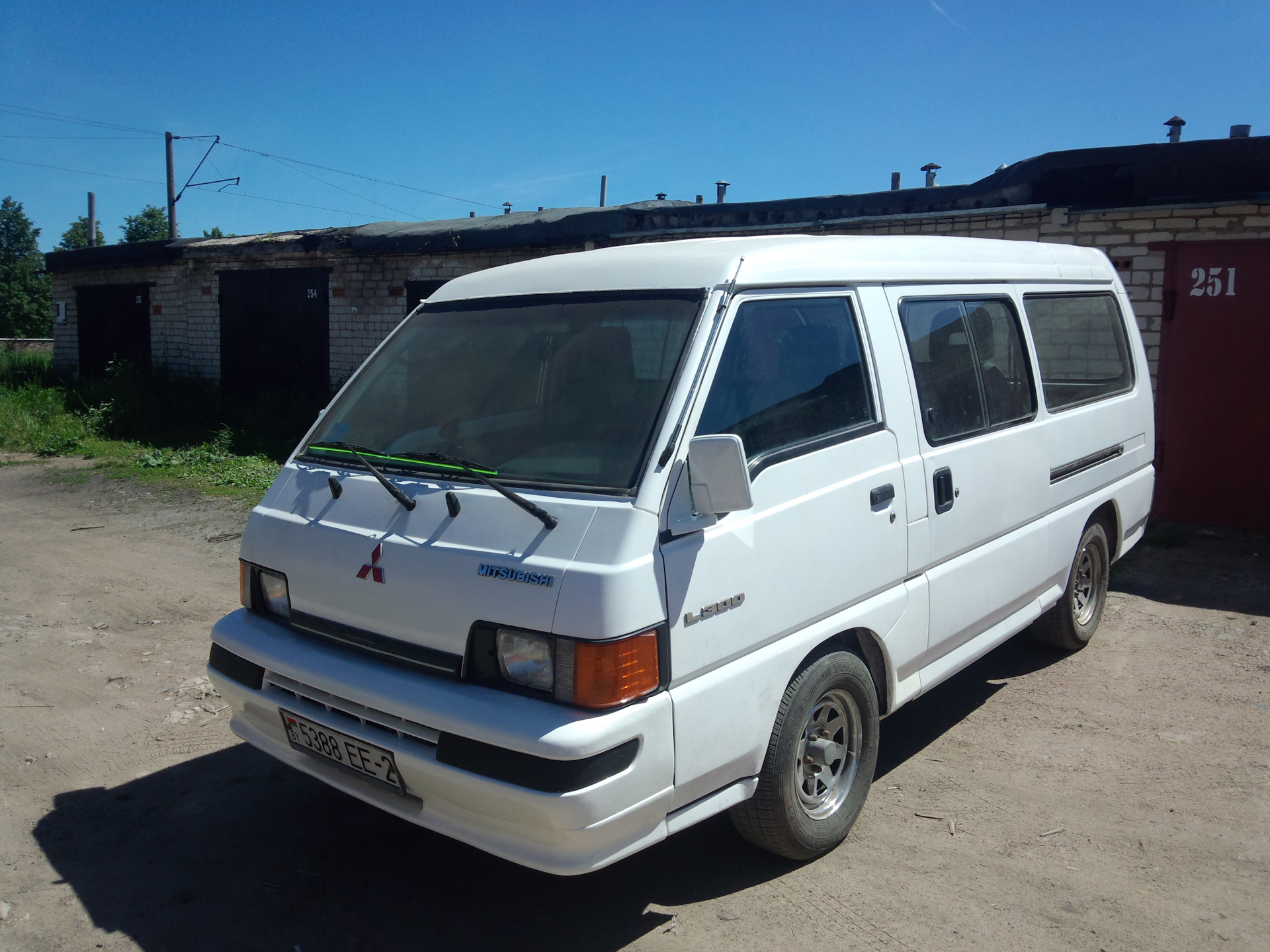 Л 300. Митсубиси л300. Mitsubishi l300. Mitsubishi l300 2. Mitsubishi l300 i.