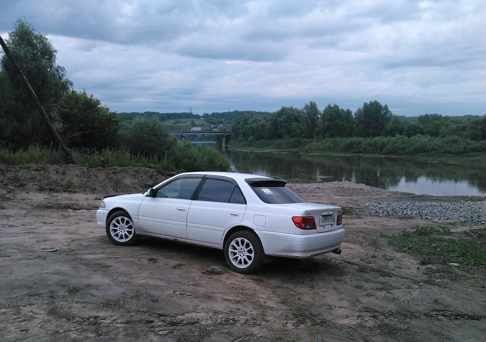 Toyota Carina опер