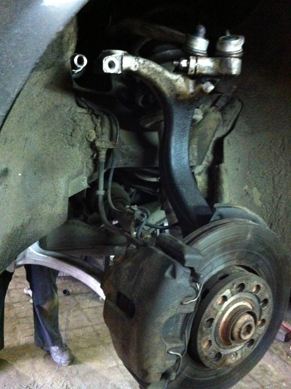 Замена передней подвески — Audi A4 (B7), 2 л, 2006 года | визит на ...