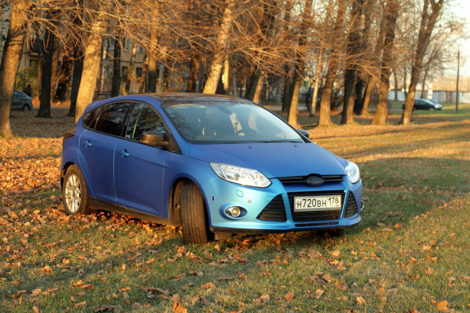 Ford Focus 3 хэтчбек и Приора