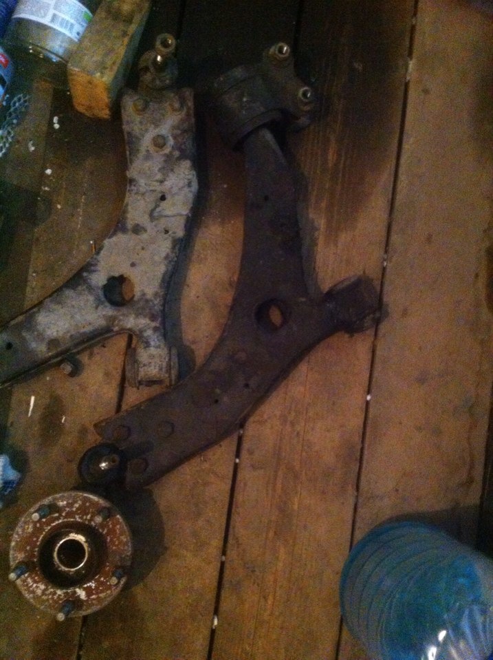 Замена передних рычагов и колодок — Ford Focus ST II, 2,5 л, 2006 года ...