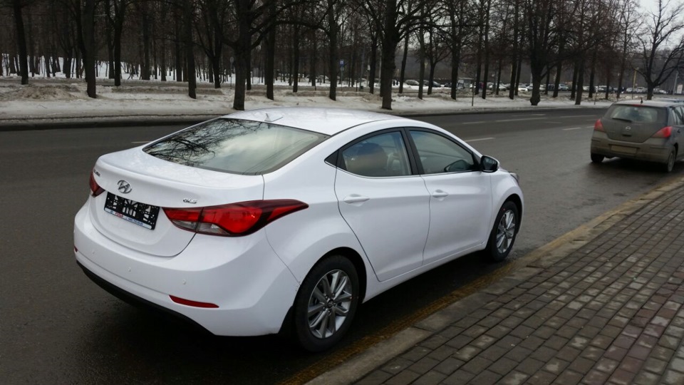 Хендай элантра авито. Hyundai Elantra 2014 белая. Hyundai Elantra 2014 White. Hyundai Elantra 2014 1.8. Hyundai Elantra 1.8.