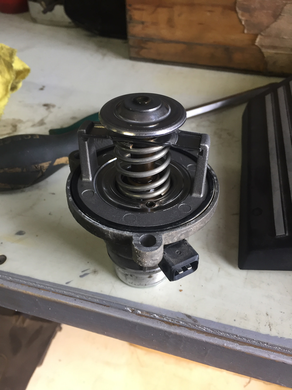 холодный термостат бмв м62. установка холодного термостата на опель астра. поставил холодный термостат. термостат wahler 4357. холодный термостат м62.