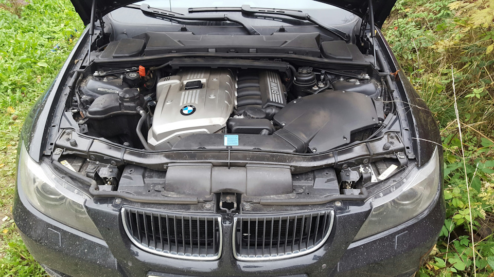 Подкапотное пространство bmw e53