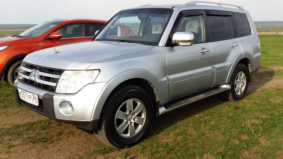 Mitsubishi pajero 4 3.0. Паджеро 4 2021. Митсубиси Паджеро 4 3.0. Мицубиси Паджеро 2008 3л 178л араб. Pajero 4 2008 с кенгуру.