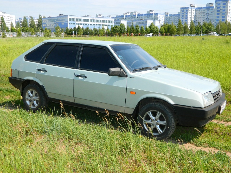 Где девятка. 2109 на аву. Где девятка. Левая девятка. Ваз 2109 бандитка 90.