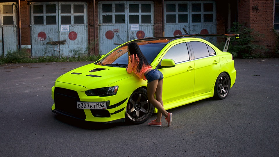 Mitsubishi Lancer 10 girl