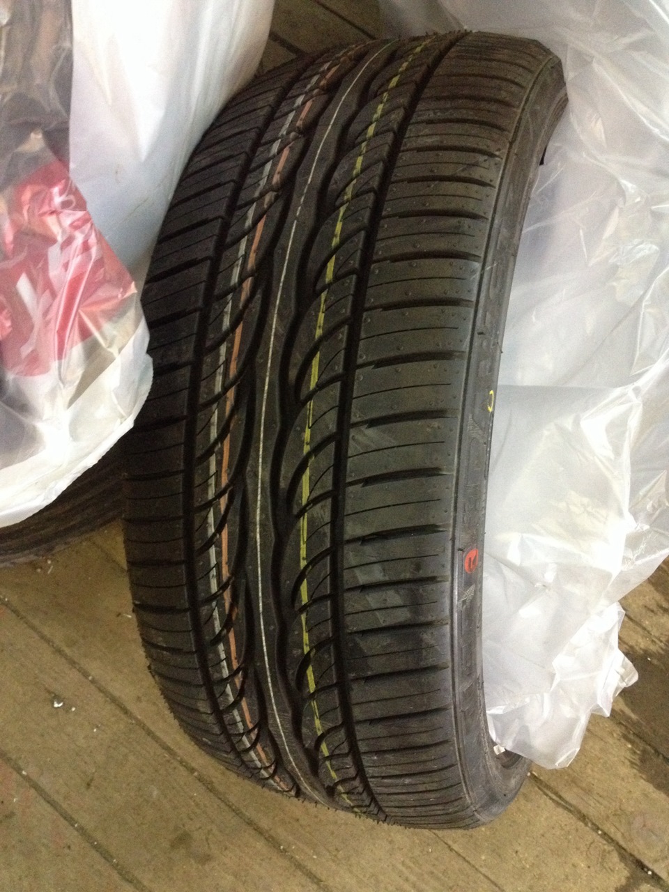 205 40 r17. Шины лето 205/40 r17 Dunlop ВАЗ 2112. Резина на приоре 205/55 15. 205 40 R17 лето на приору. Колеса 205/40 р 15.