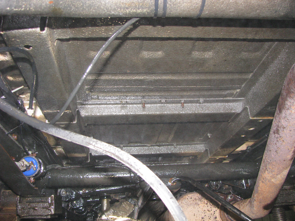 Когда Раст-Стоп впитается в ржавчинку, именно впитается, а не скроет с глаз долой, машинка будет защищена на след. 2 годика. — ГАЗ Соболь 4х4