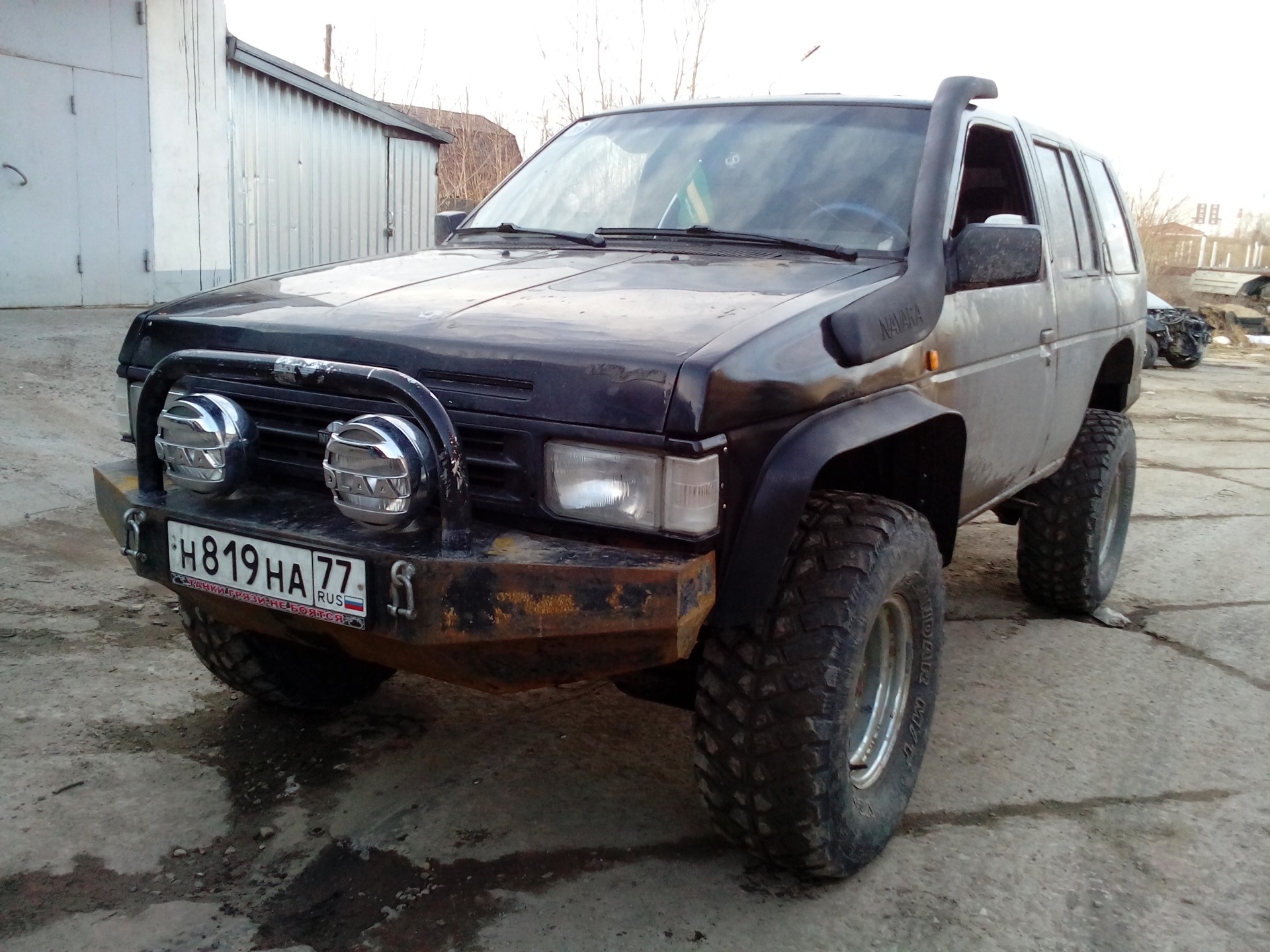 Ниссан террано 1993 года. Расширители арок Nissan Terrano 1993. Расширители Nissan Datsun 21. Силовой бампер на Ниссан Террано rr50.