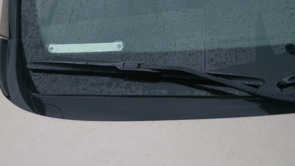 Автомобиль Хендай Солярис. Замена щеток очистителей ветрового стекла и стекла дв