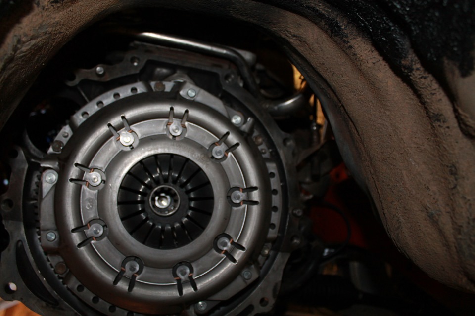 Центровка сцепления ваз 2114. Диск сцепления ваз 2107. Сцепление для тойота королла 150 кузов механика. Как поставить коробку сцепления. Как поставить коробку сцепления.