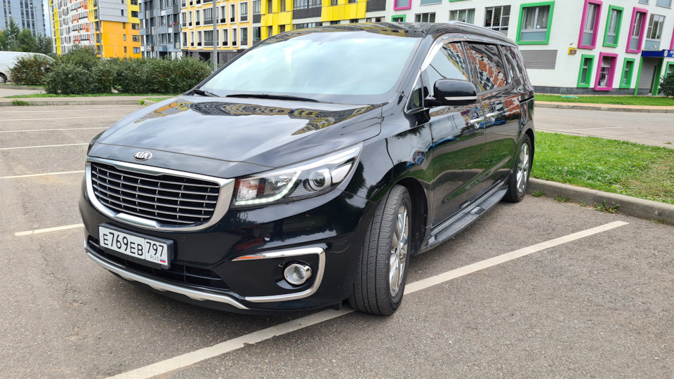 Фото KIA Carnival