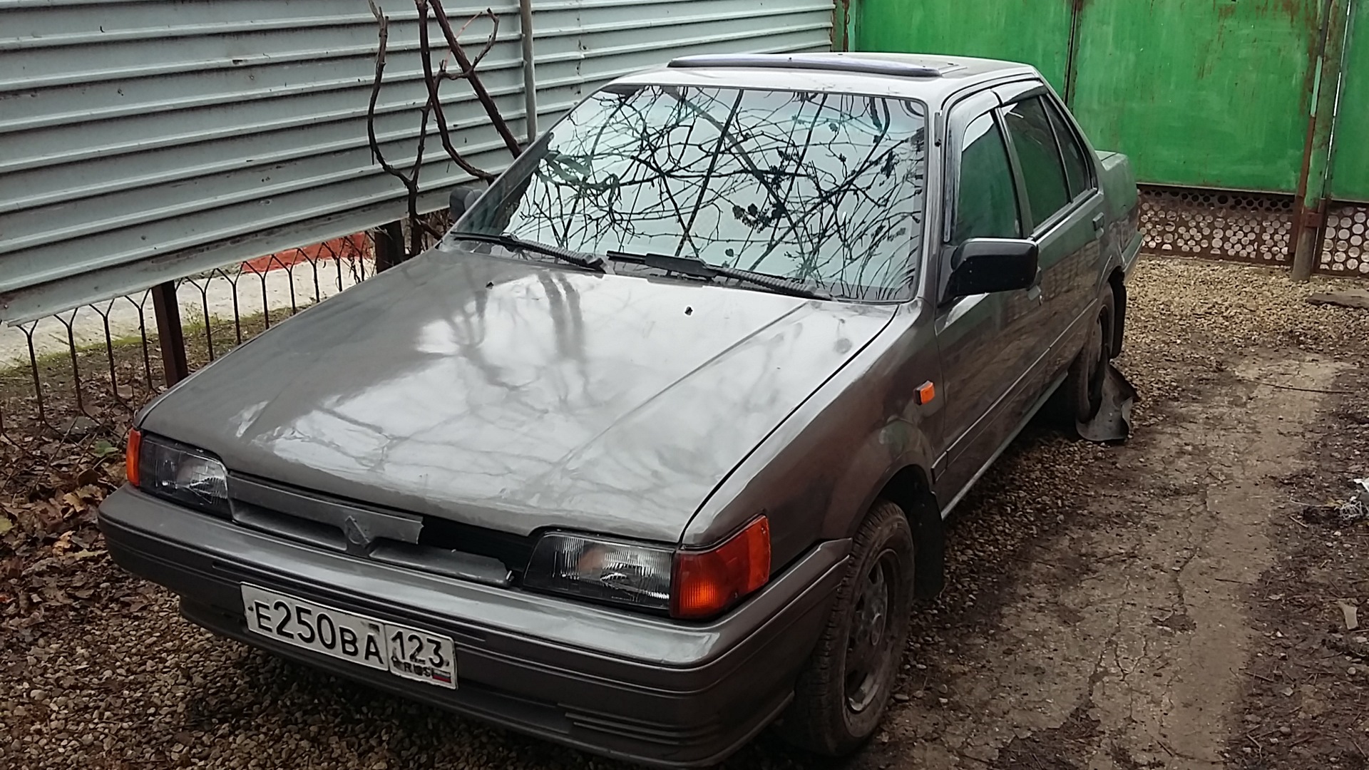 Машина 1987 года. Nissan Sunny 1987. Ниссан Санни 1987. Ниссан Санни 1987 г. Ниссан Санни 88 год.