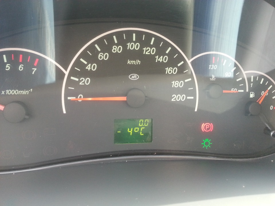 Маленькая переделка приборной панели — Lada Приора седан, 1,6 л, 2008 ...