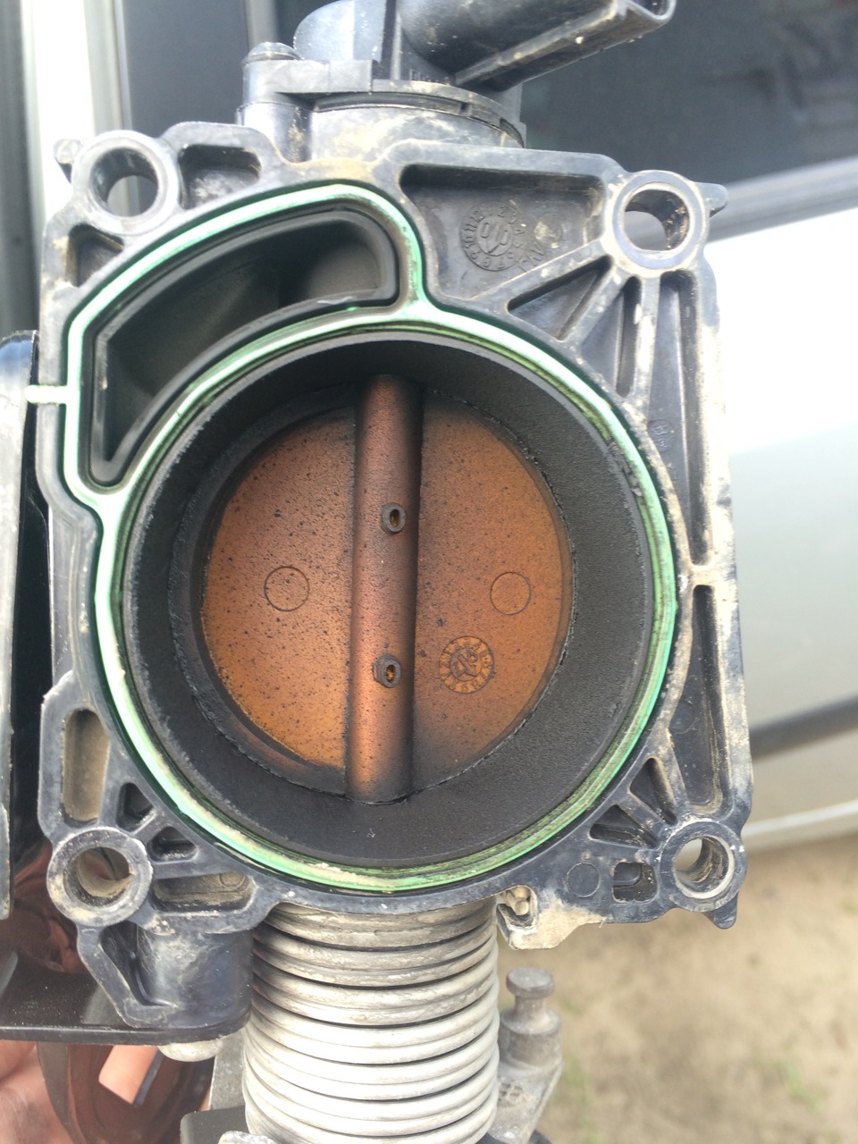 РЕШИЛ ПО ЧИСТИТЬ ДРОССЕЛЬ — Ford Focus I Sedan, 2003 года | своими ...