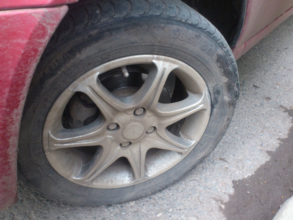 Грыжа — Lada Калина седан, 1,6 л, 2006 года | шины | DRIVE2