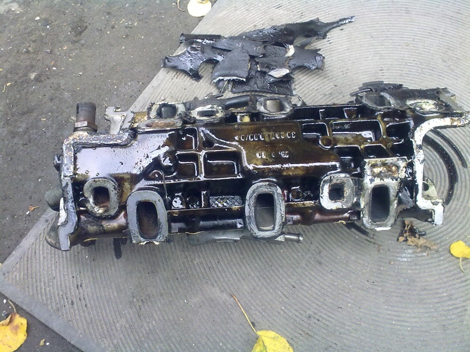 Пробило прокладку под впускным коллектором — Ford Granada Mark II, 2,8 ...