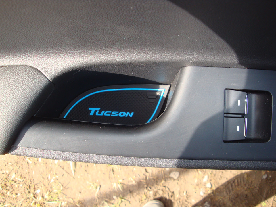 Коврик в нише ручки двери. — Hyundai Tucson (TL)