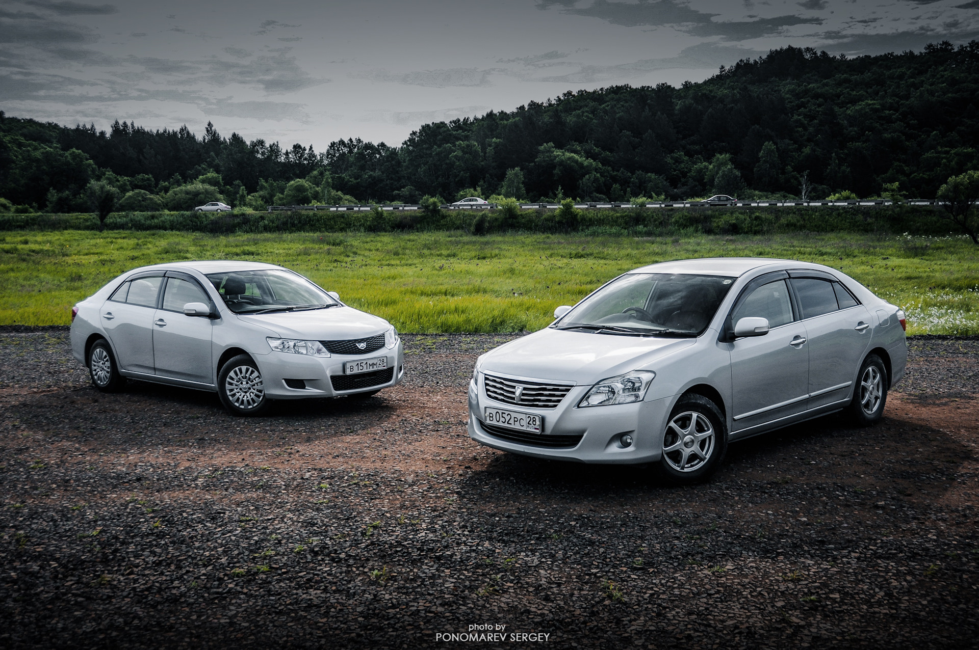 Два автомобиля одинаковой. Тойота Аллион Премио. Премио Аллион 260. Toyota Allion Premio. Toyota Premio Toyota Allion.