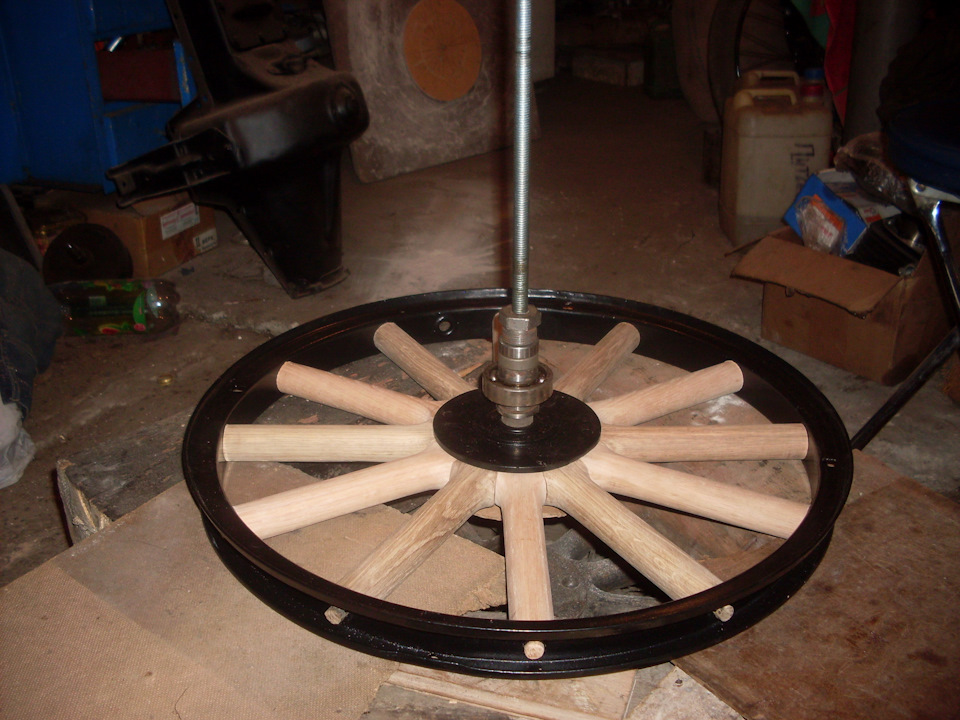 Restoration of a Ford T 1912 h 5 Wood wheel