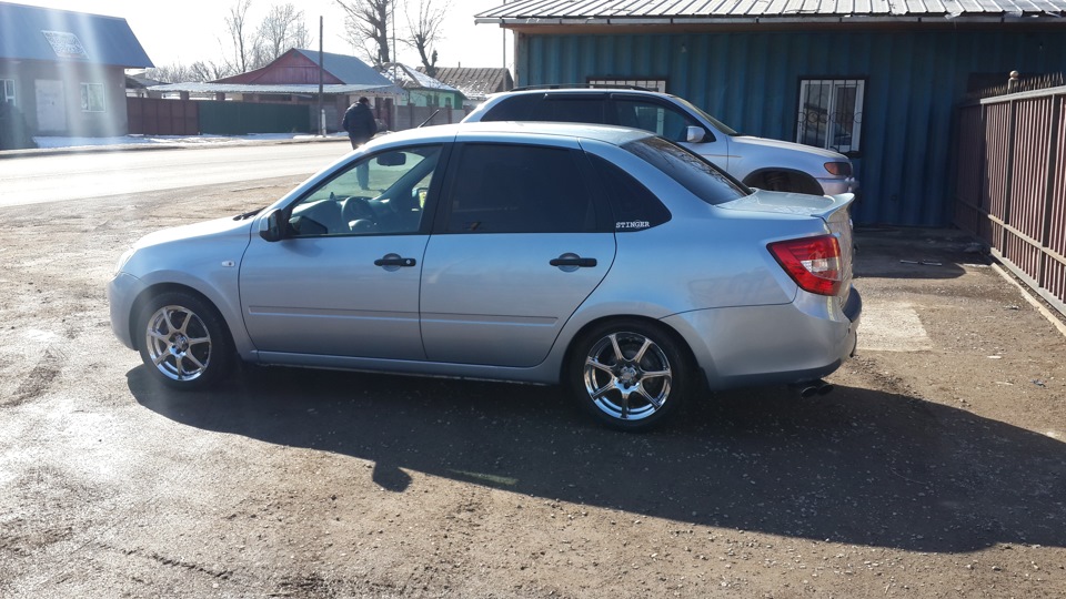 обменял штампы зиму на хром r15 — Lada Гранта (1G), 1,6 л, 2014 года ...