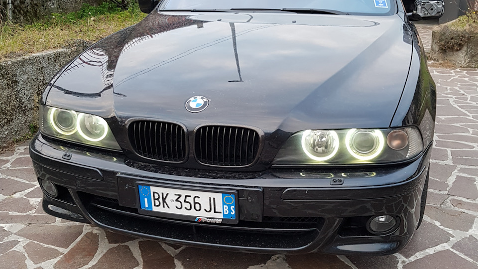 Bmw 5 Series Black Cosmos Drive2