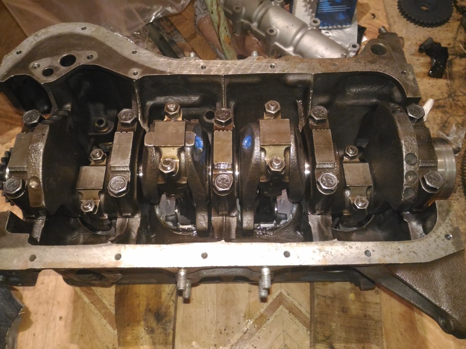 Блок двигателя mitsubishi 6g74. Bmw v6 двигатель головка. Блок шестерка. Блок шестерка. Блок цилиндров рядная 6 ауди.
