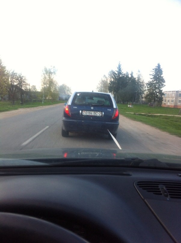 Даня меня тащил на тросе как танк., 2.4 пушка, хороший сильный и экономичный мотор. Прям так и зауважал либру) С собой были рации, по сему ехать было удобно…хотя трындели про всякую ерунду, про тех осмотр которого небыло у либры, про то что я слепил Даню одно фарой, и про плечевых из Шумилино. — Alfa Romeo 166