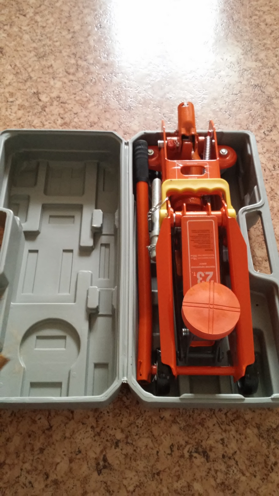 Домкрат, вместо штатного. — Renault Megane III, 1,6 л, 2013 года ...