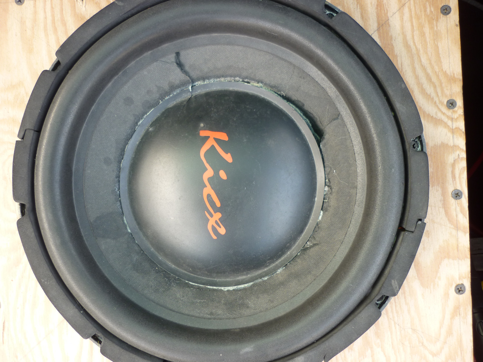 Сабы Kicx 301d после соревнований разорвало в клочья! 