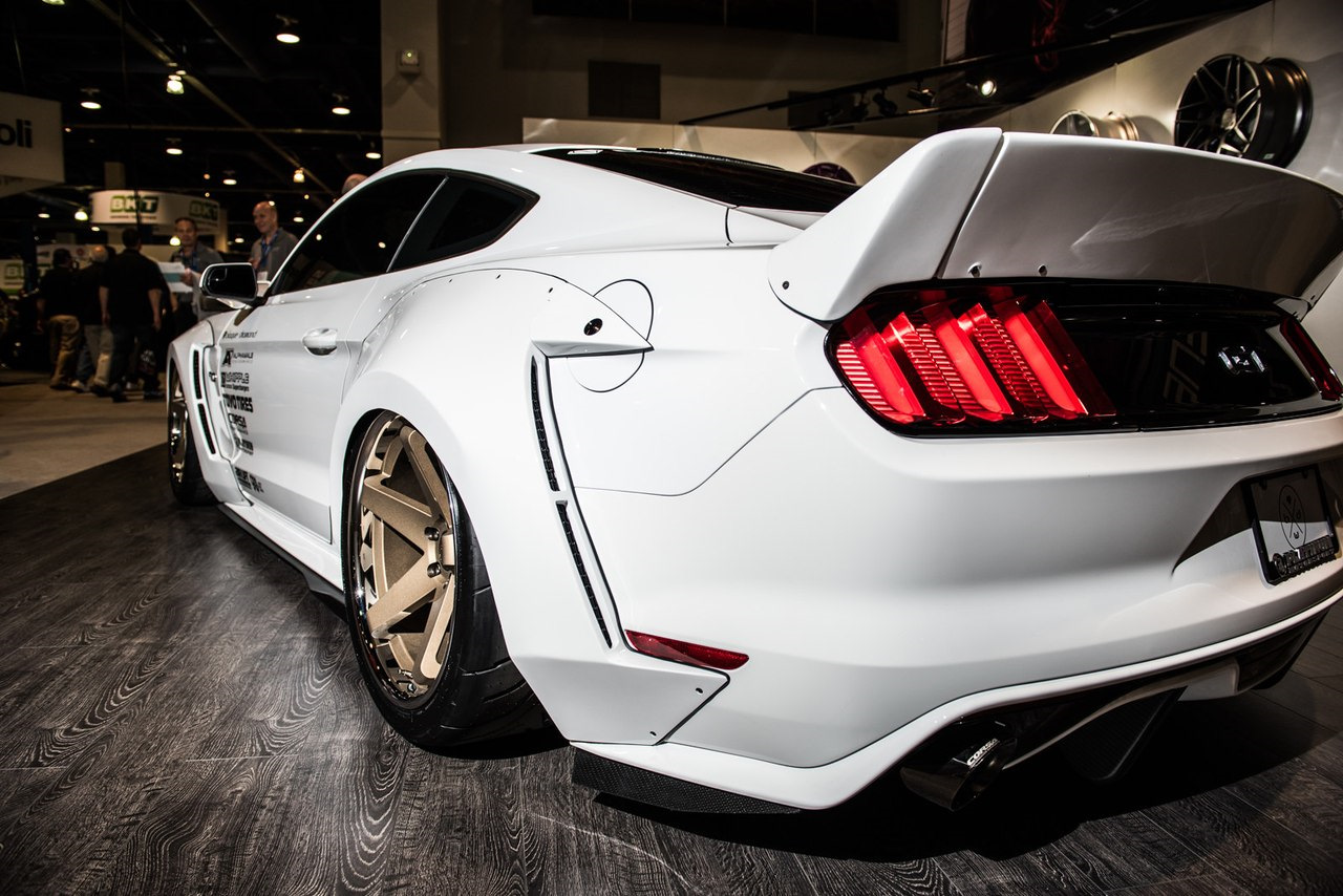 Wide body. Форд Мустанг s550 Alfa one. Mustang 100+ Bodykit. RTR Mustang body Kit. Мустанг Shirokai.