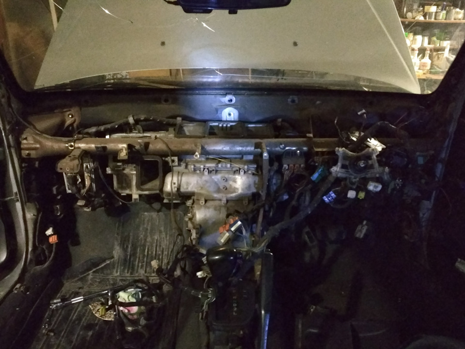 Снять печку корона премио. Тойота корона премио чистка испарителя. Корпус печки тойота корона st190. Панель печки на тойота премио корона. Снять печку корона премио.