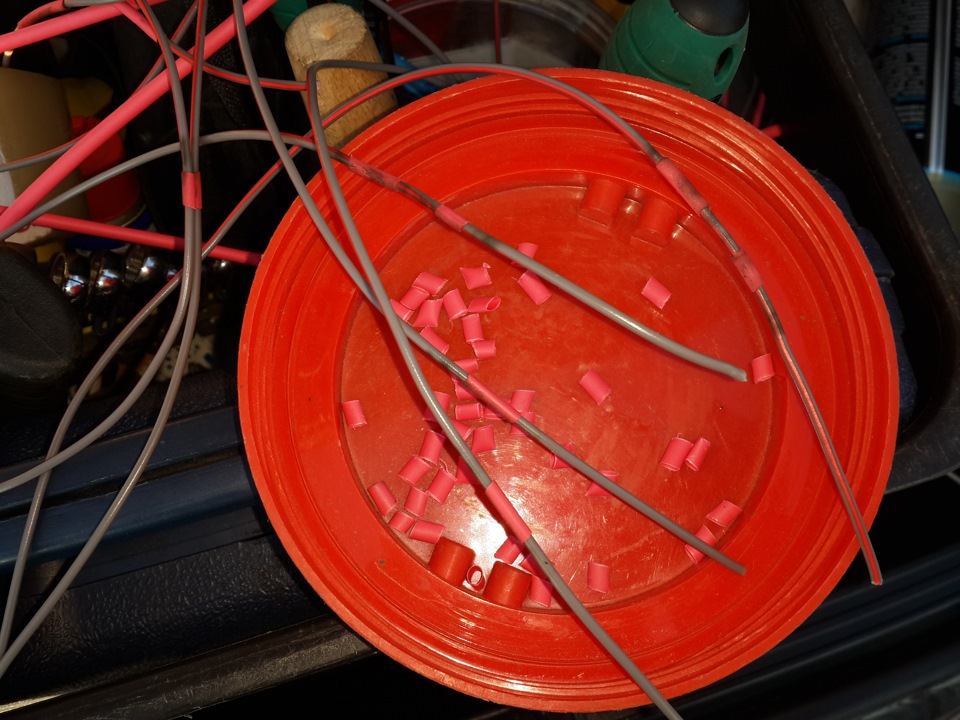 Ремонт проводки багажника и замена тросика капота — BMW 5 series (E39 ...