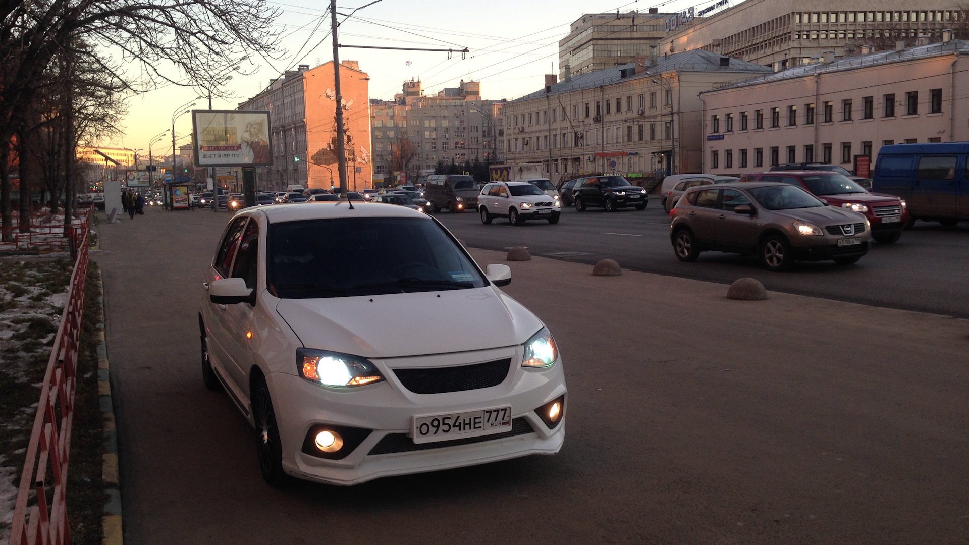 Спорт драйв 2. Жидкая резина Калина. Жидкая резина на бампер Калина 2 спорт. Треснул бампер Калина 2 спорт.