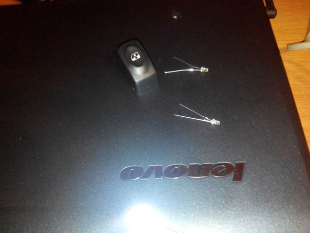 Подсветка кнопок стеклоподъемника — Renault Symbol, 1,4 л, 2003 года ...