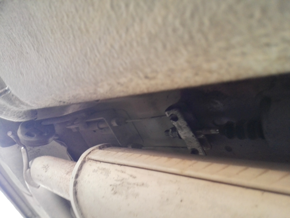 Замена тормозных накладок — Lada Гранта (1G), 1,6 л, 2014 года ...