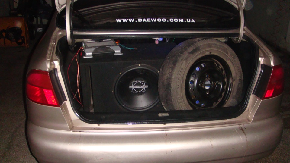 Саб с усилком — Daewoo Sens, 1,3 л, 2004 года | автозвук | DRIVE2