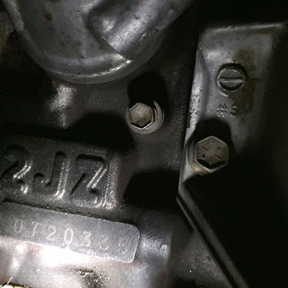 Где находится номер двигателя 2с приоберел 2jz-ge vvt-i (1jz-ge vvt-i ---- 2jz-ge vvt-i) - Toyota Chaser (100), 3